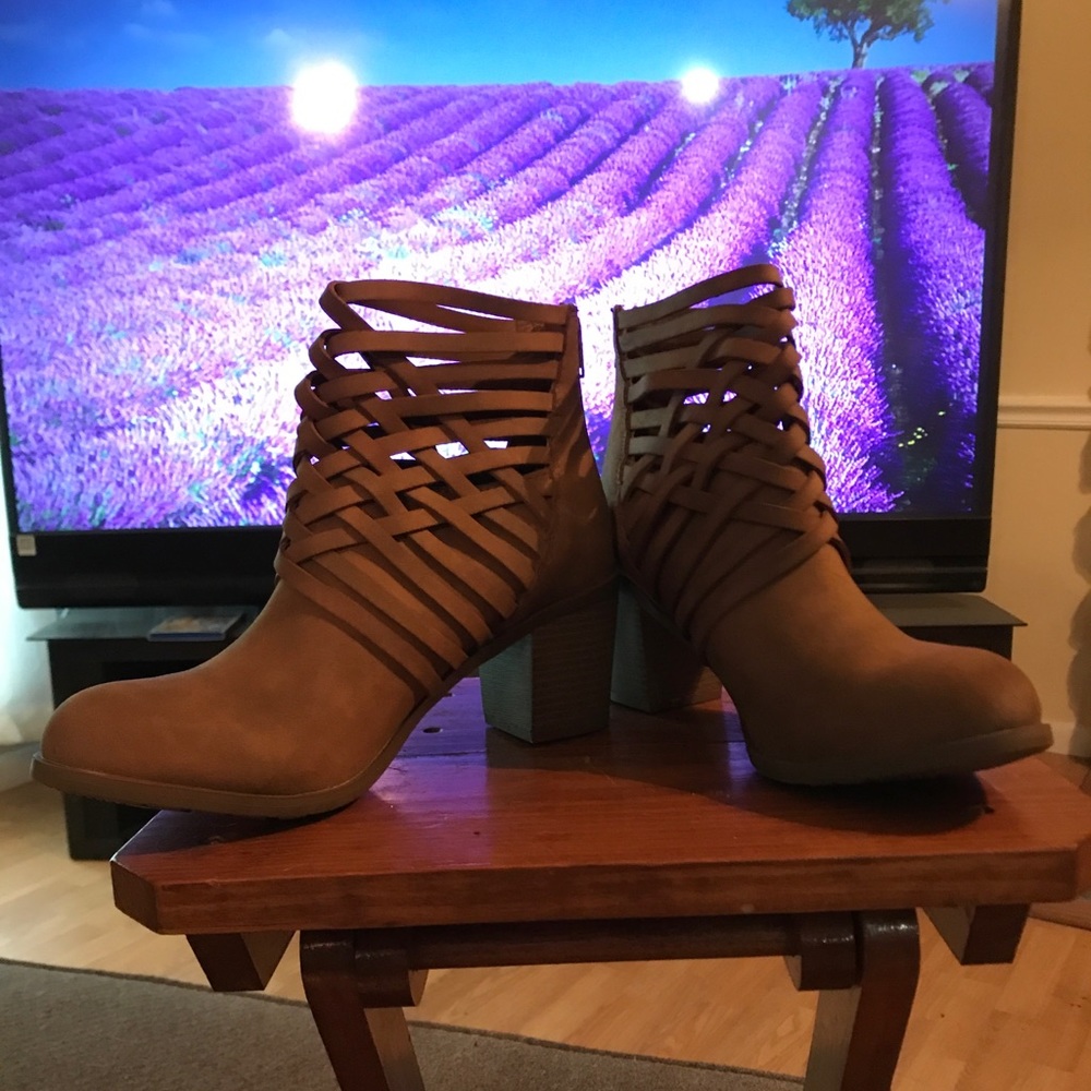 Arizona ankle boots